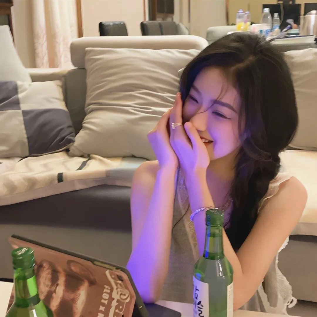 蒙娜丽莎与血月亮